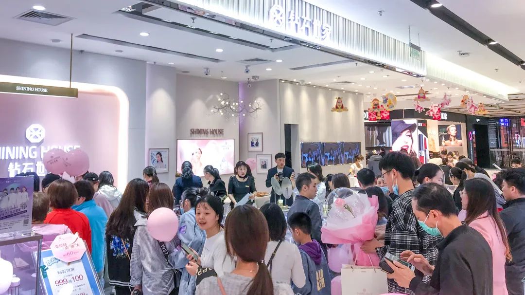 入局新零售、私域月銷400萬(wàn)，60%線上成交只靠1個(gè)爆品！